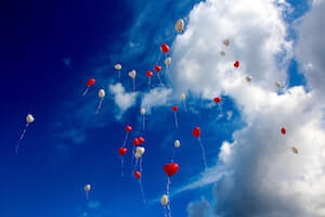 memorial service ideas balloons release